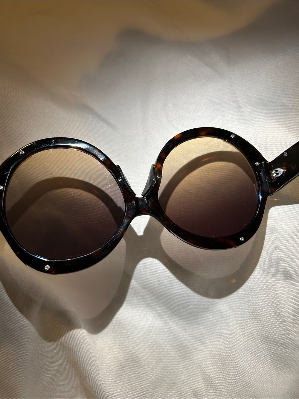 ALICE + OLIVIA Stacey Round Swarovski Sunglasses - Picture 5 of 6